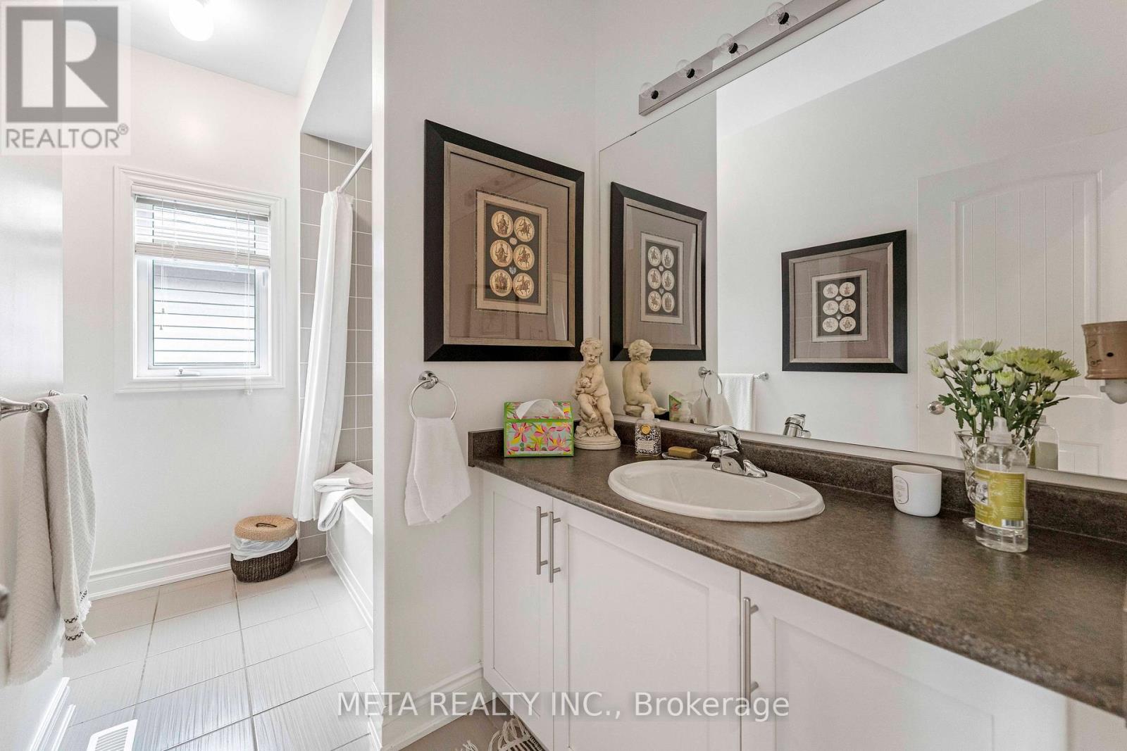 18 HUGHES STREET - 12