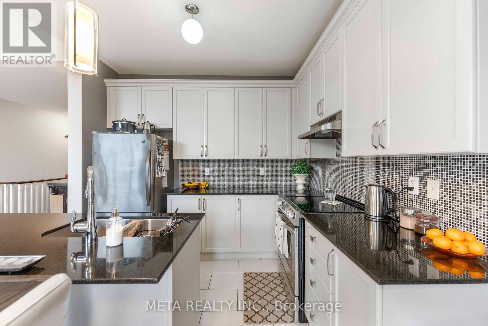 18 HUGHES STREET - 23