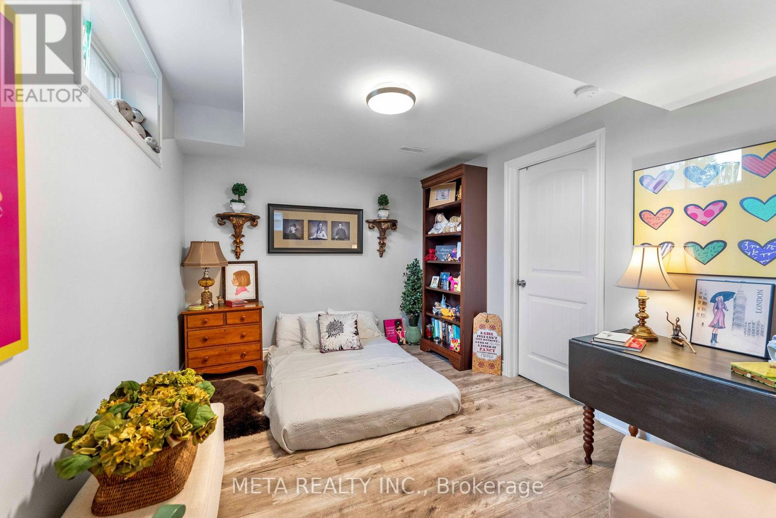 18 HUGHES STREET - 8