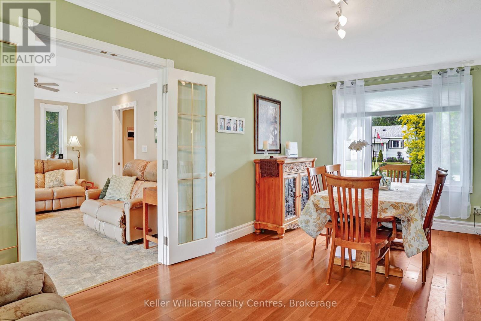 880 16TH STREET W - 18