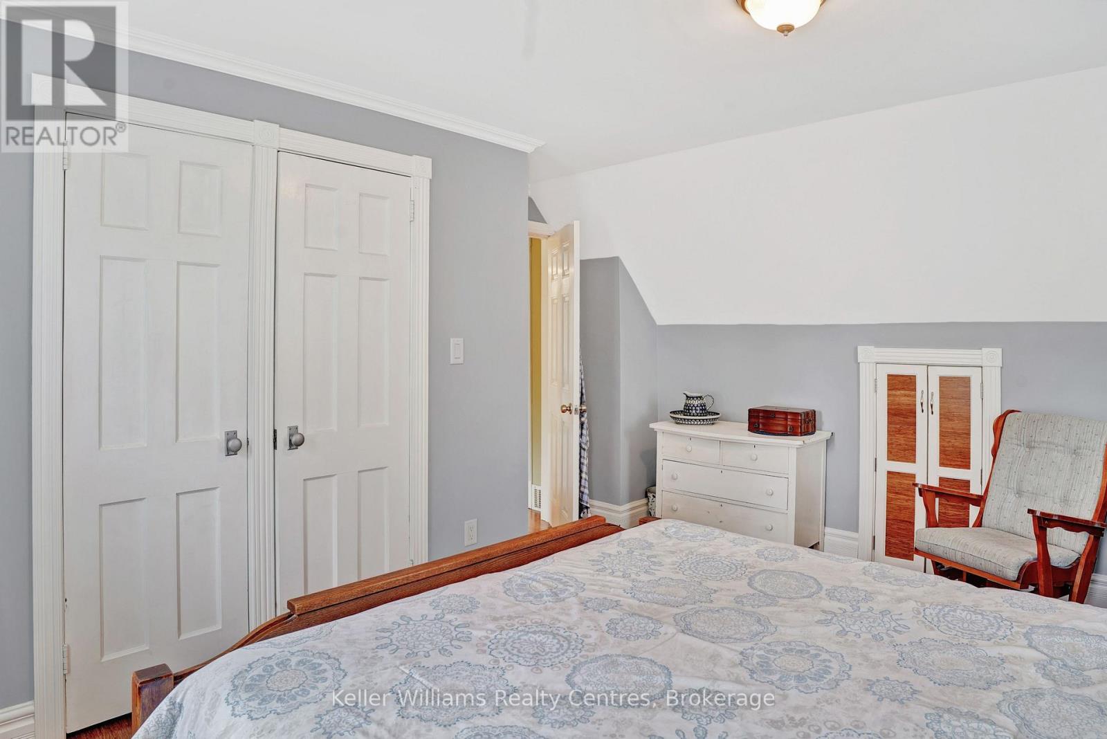 880 16TH STREET W - 34