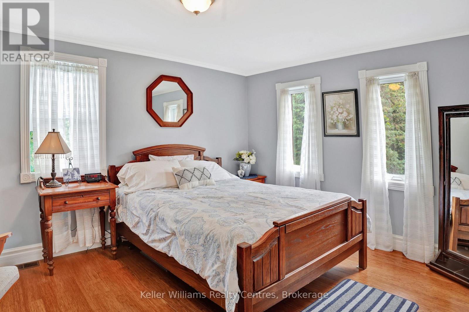 880 16TH STREET W - 33
