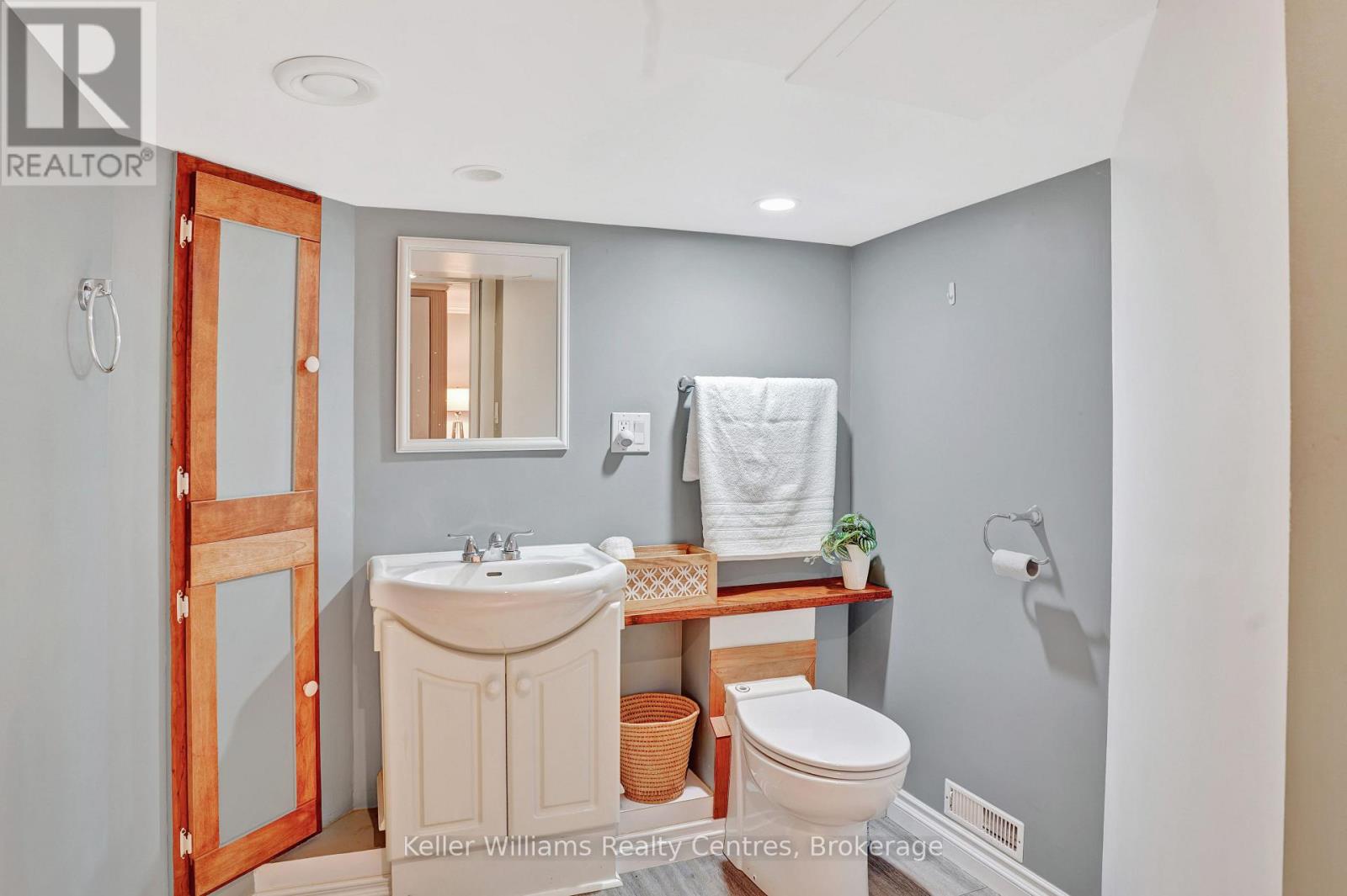 880 16TH STREET W - 40
