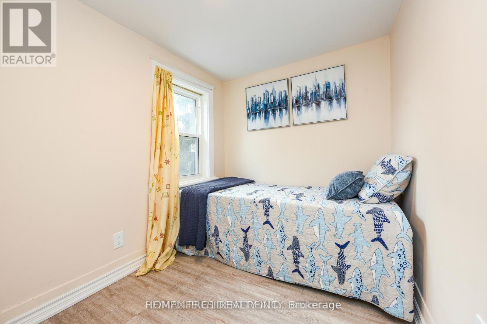 23 MYRTLE AVENUE - 10