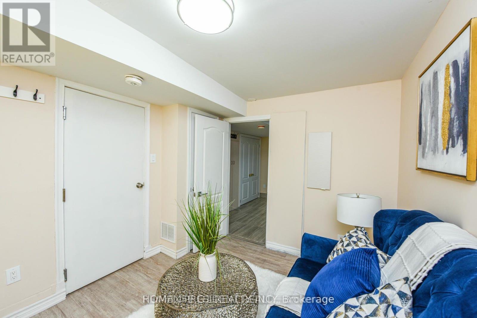 23 MYRTLE AVENUE - 19