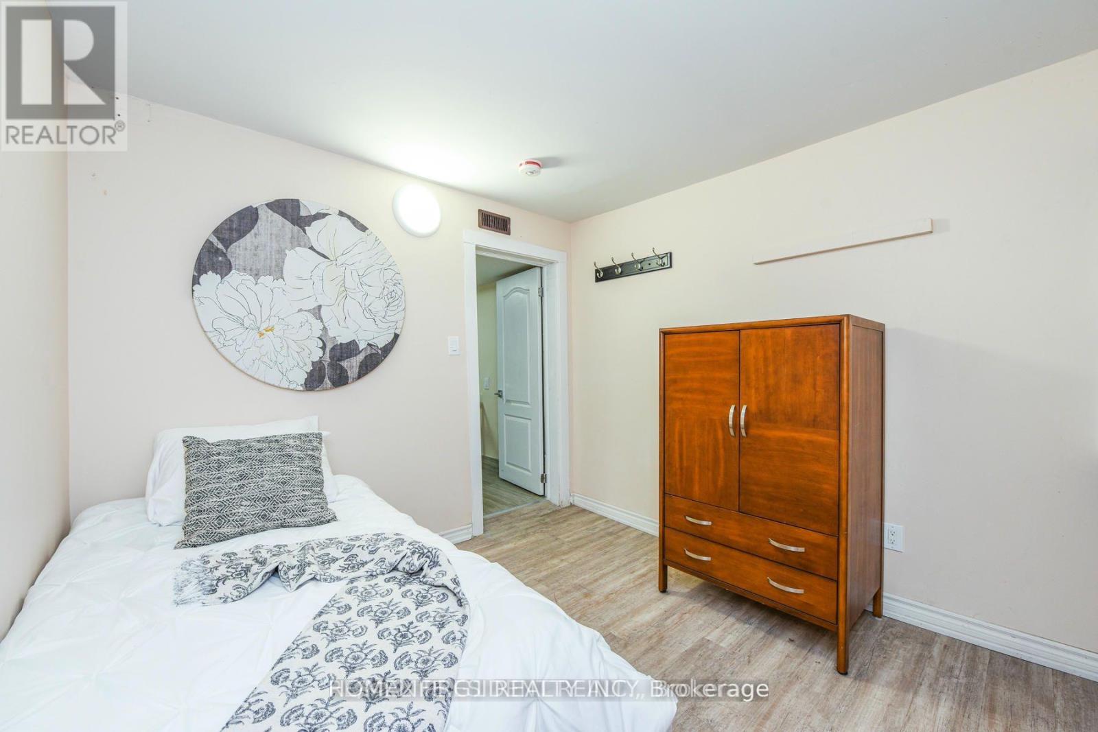 23 MYRTLE AVENUE - 18