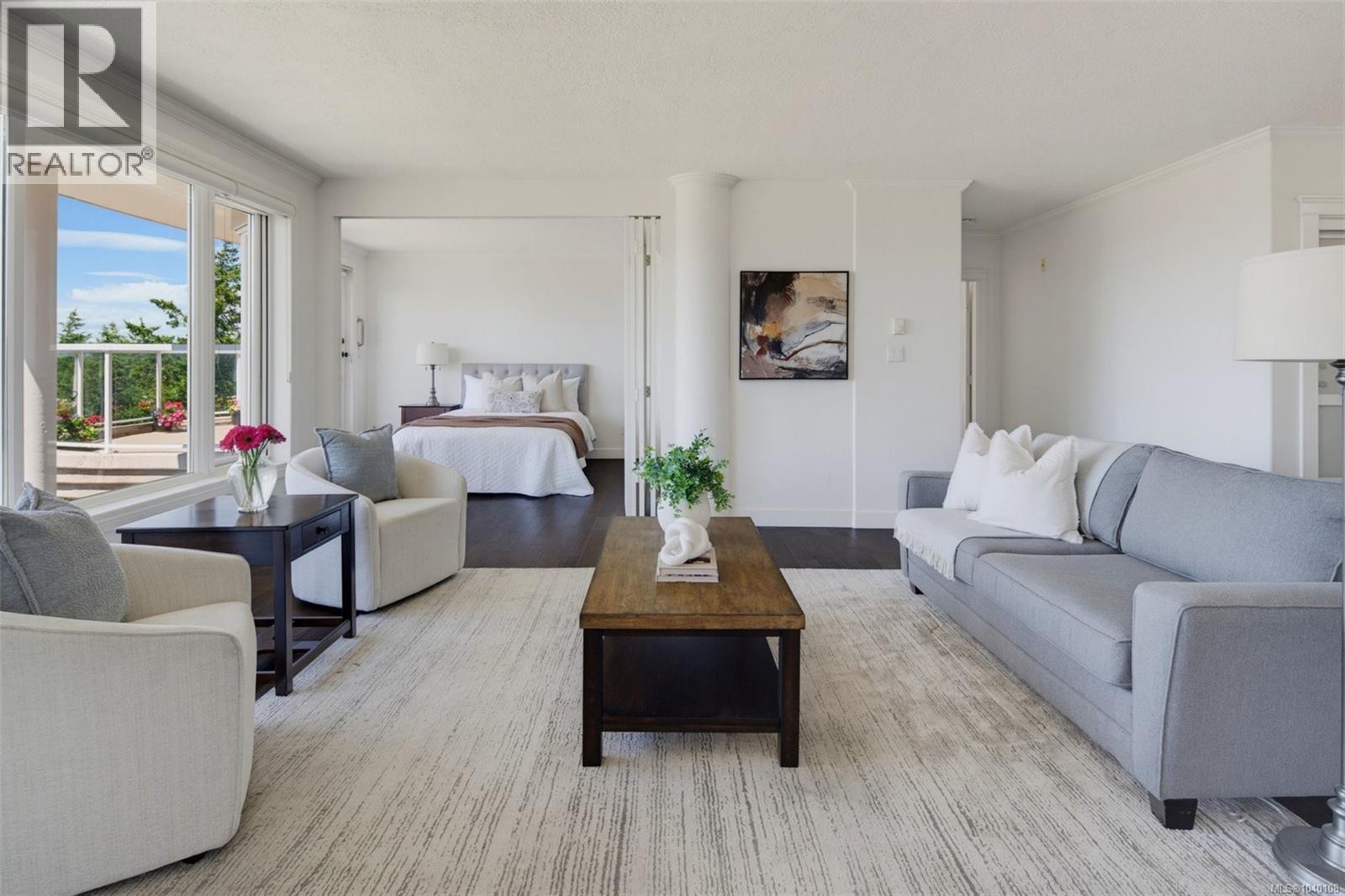 #PH52 2829 Arbutus Rd - 18