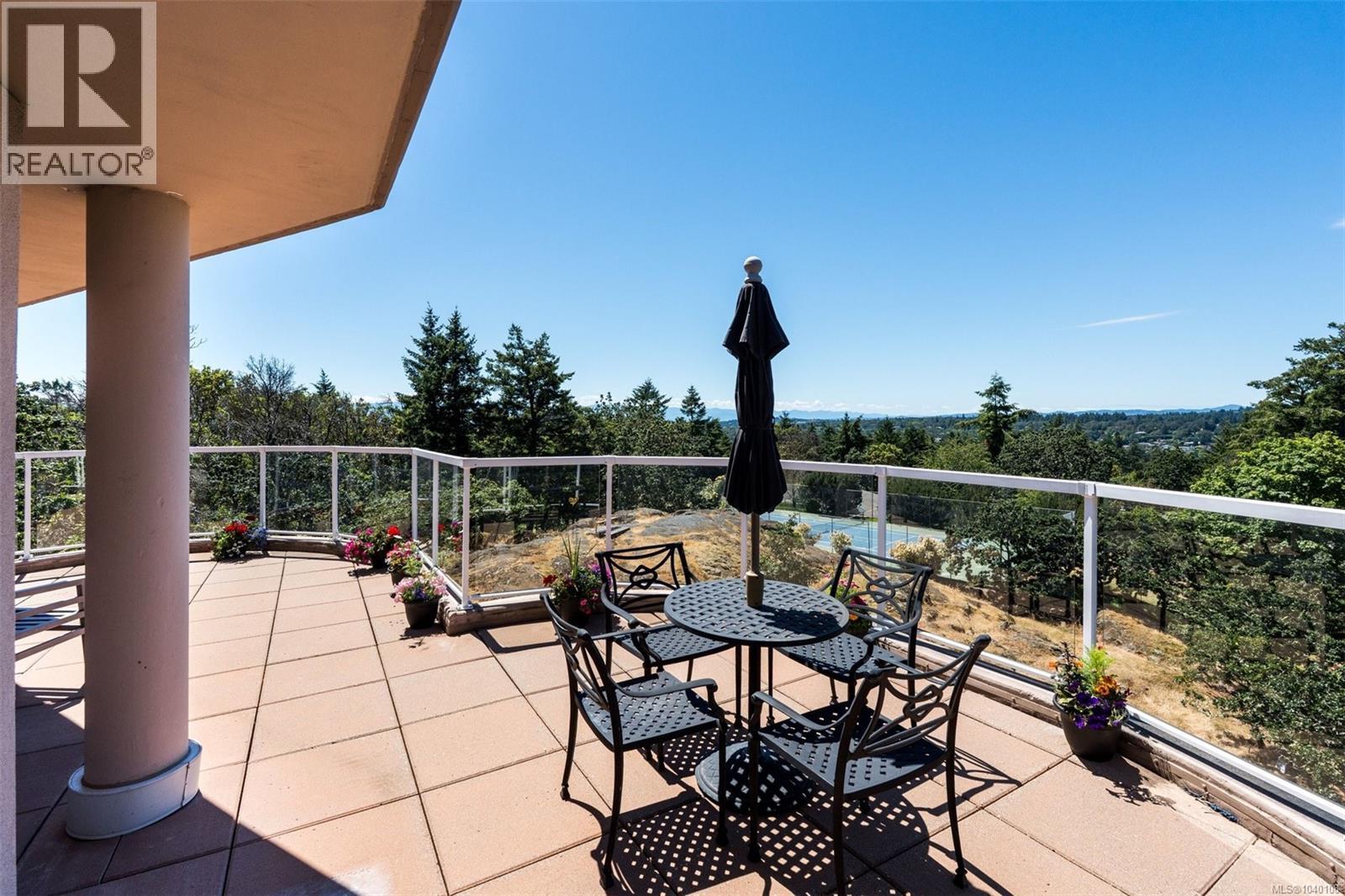 #PH52 2829 Arbutus Rd - 28
