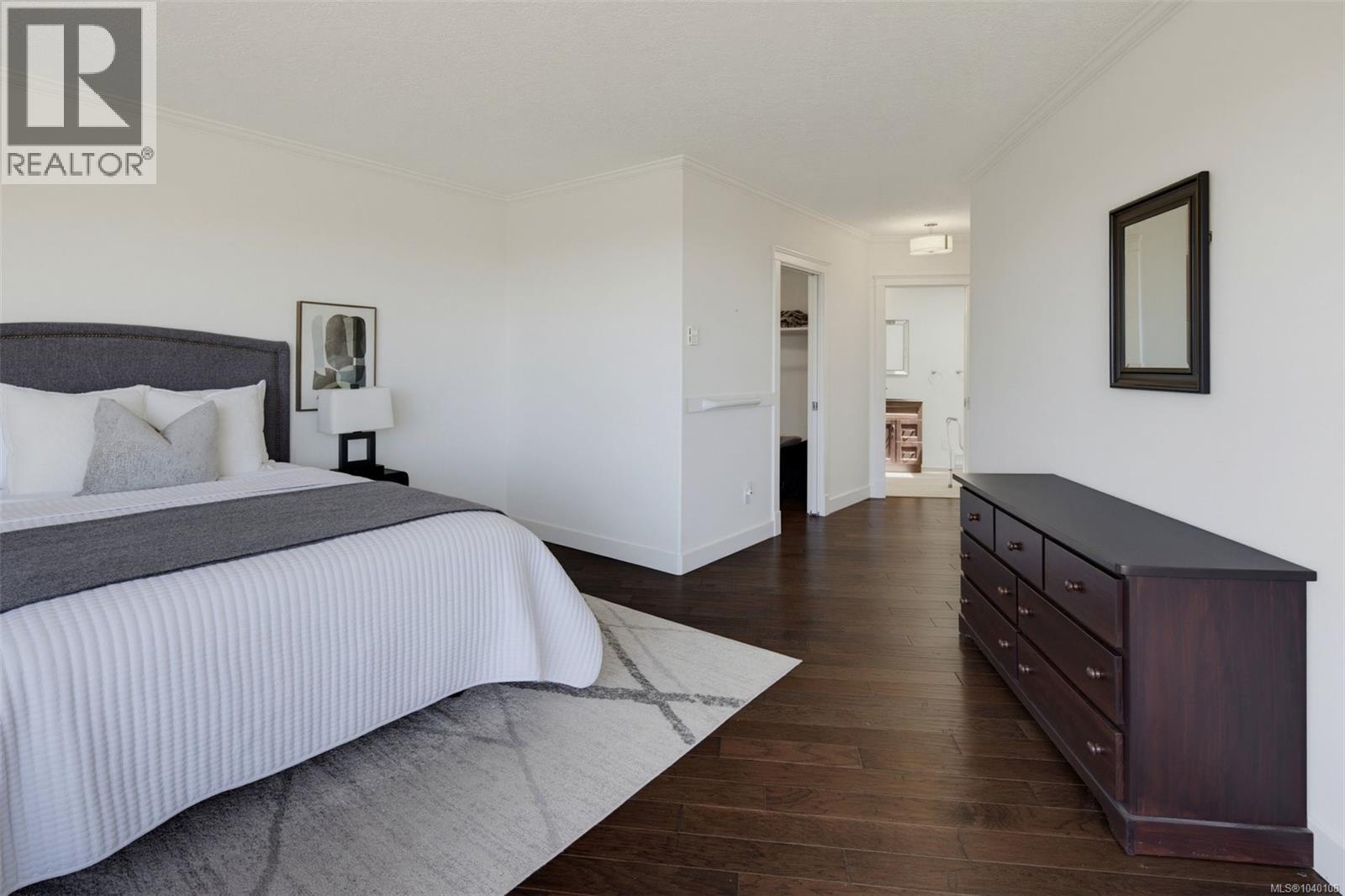 #PH52 2829 Arbutus Rd - 32