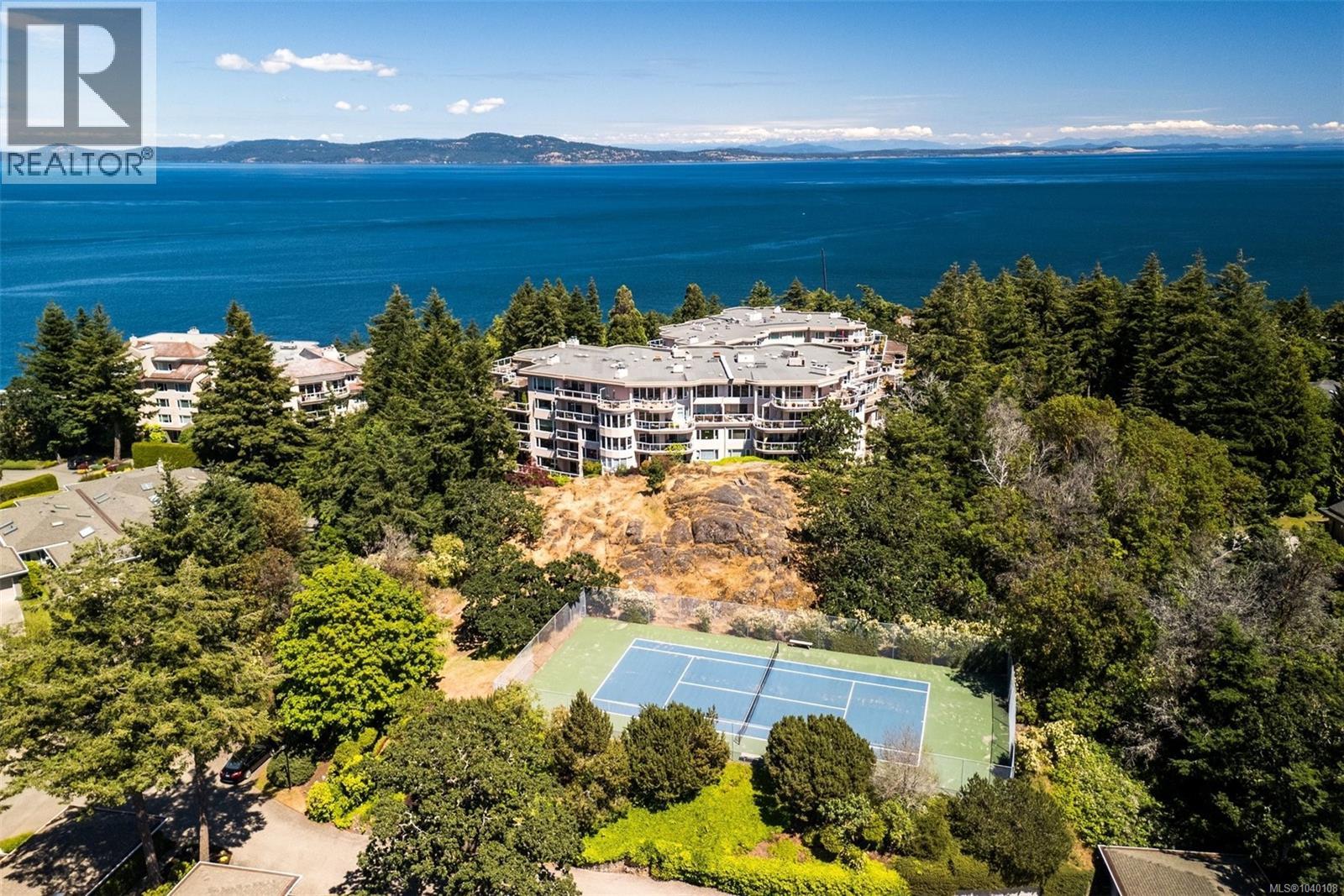 #PH52 2829 Arbutus Rd - 4