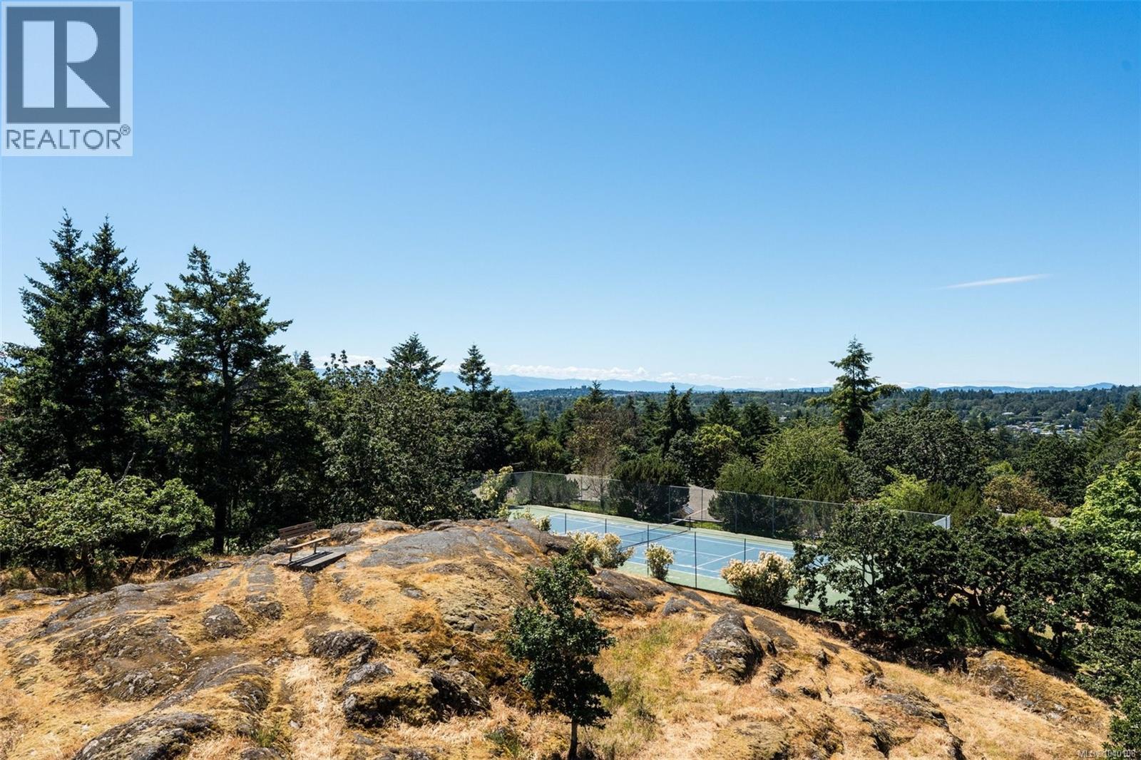 #PH52 2829 Arbutus Rd - 42