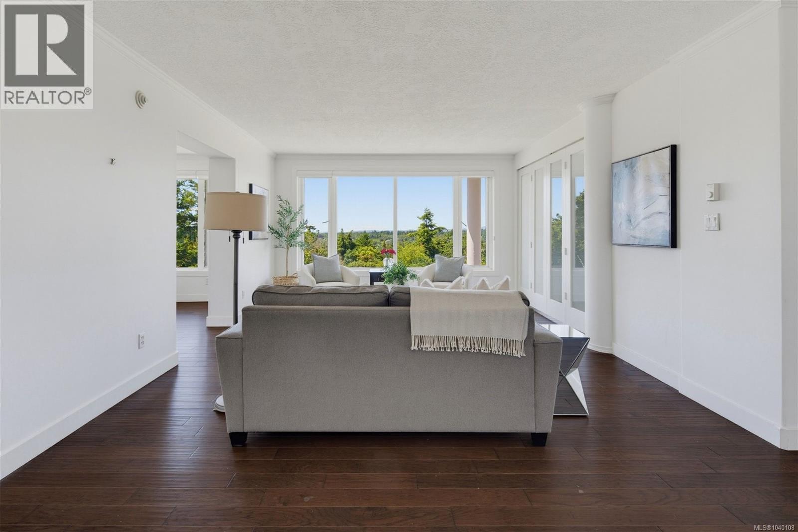 #PH52 2829 Arbutus Rd - 6