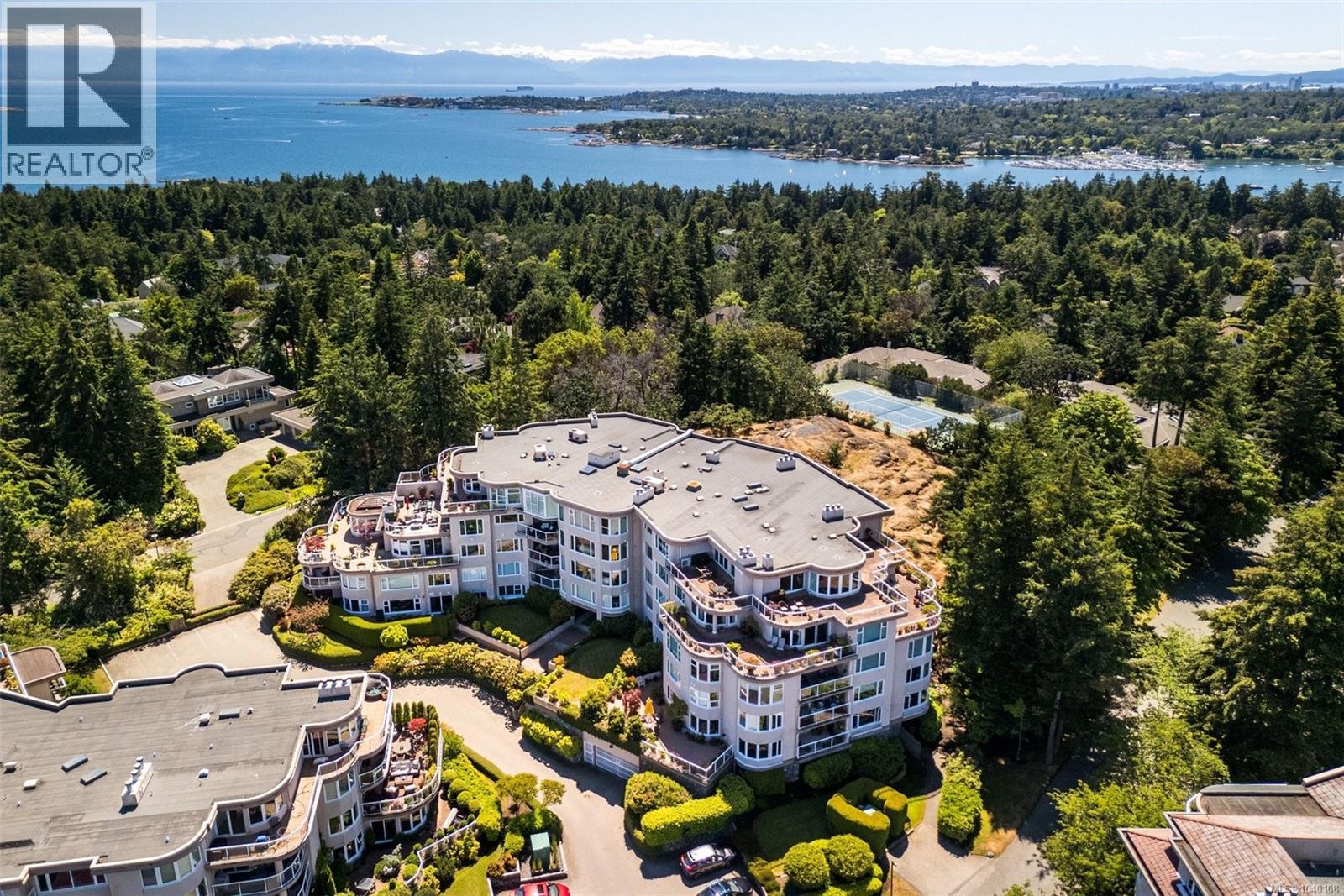 #PH52 2829 Arbutus Rd - 61