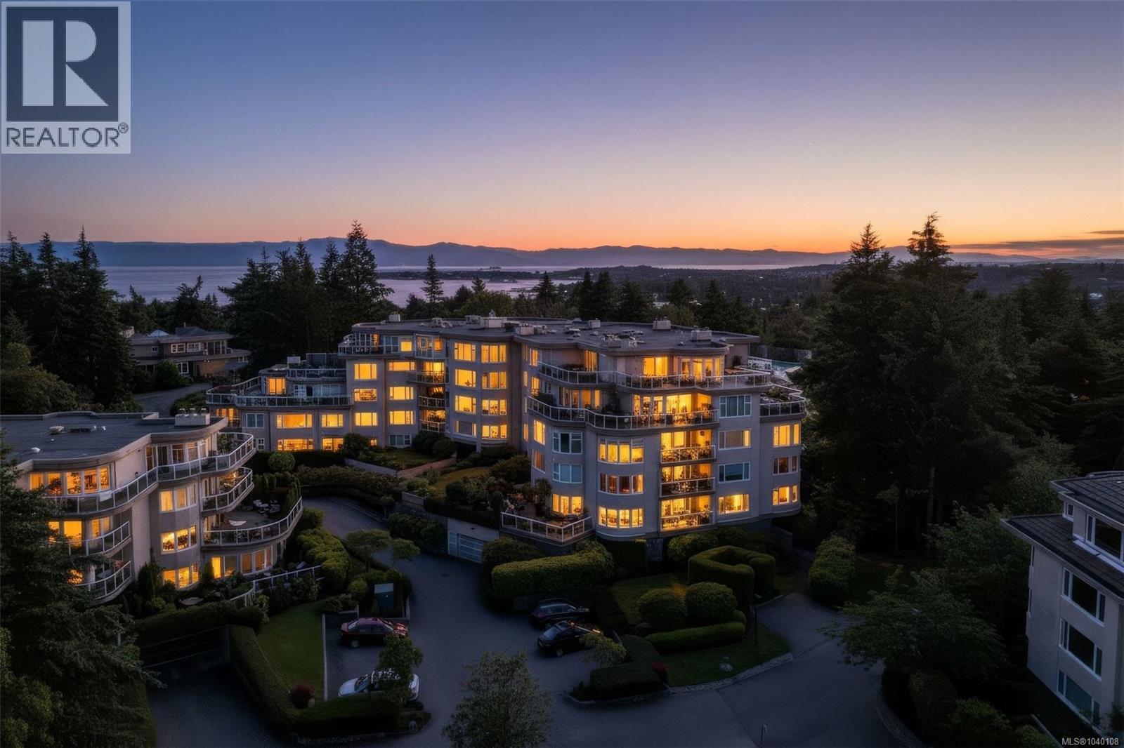 #PH52 2829 Arbutus Rd - 64
