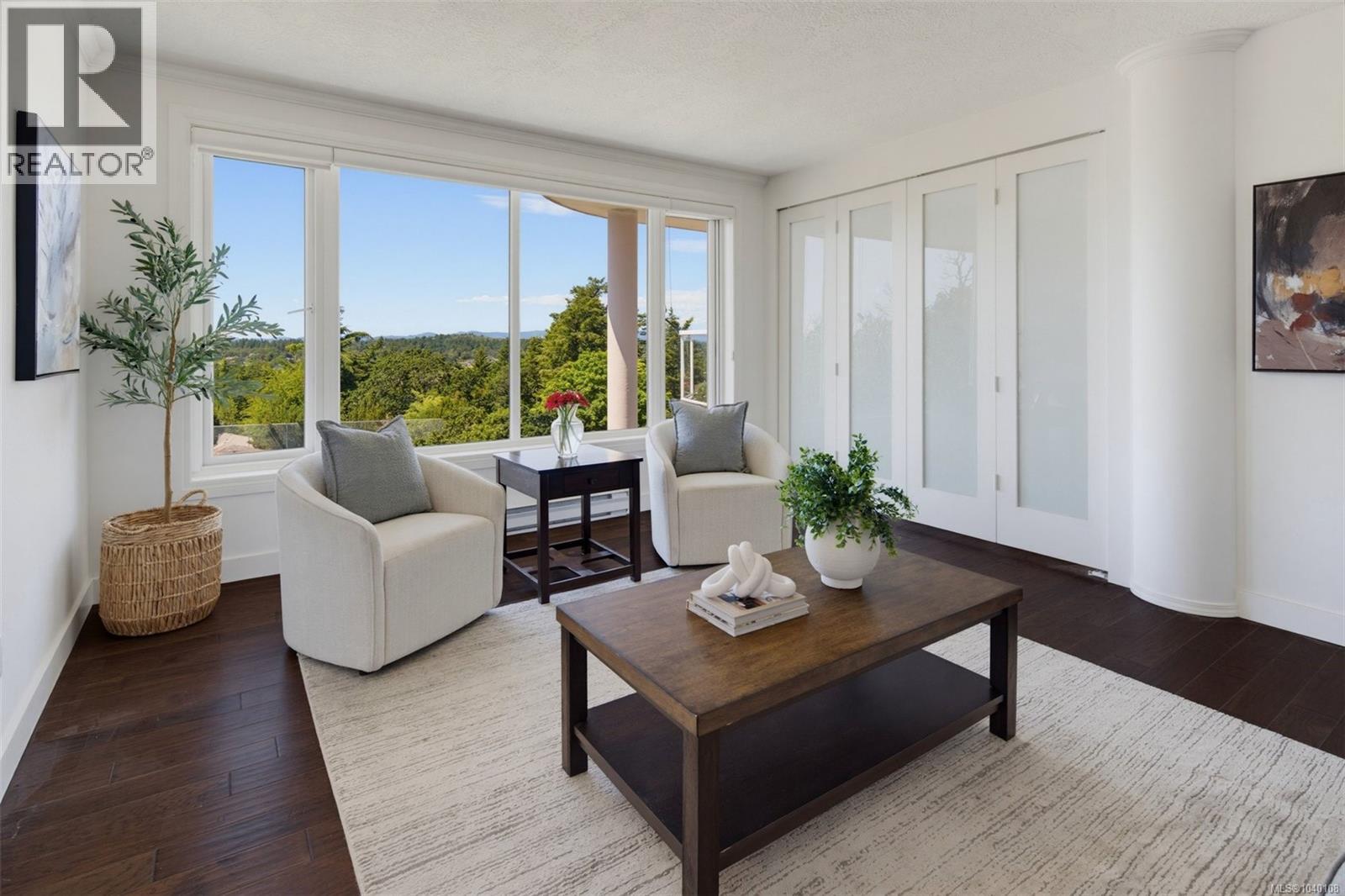 PH52 2829 Arbutus Road, Saanich