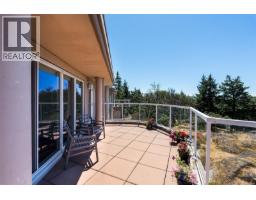 Ph52 2829 Arbutus Rd, Saanich, BC V8N5X5 Photo 25