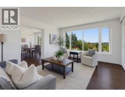 Living room - Ph52 2829 Arbutus Rd, Saanich, BC V8N5X5 Photo 9