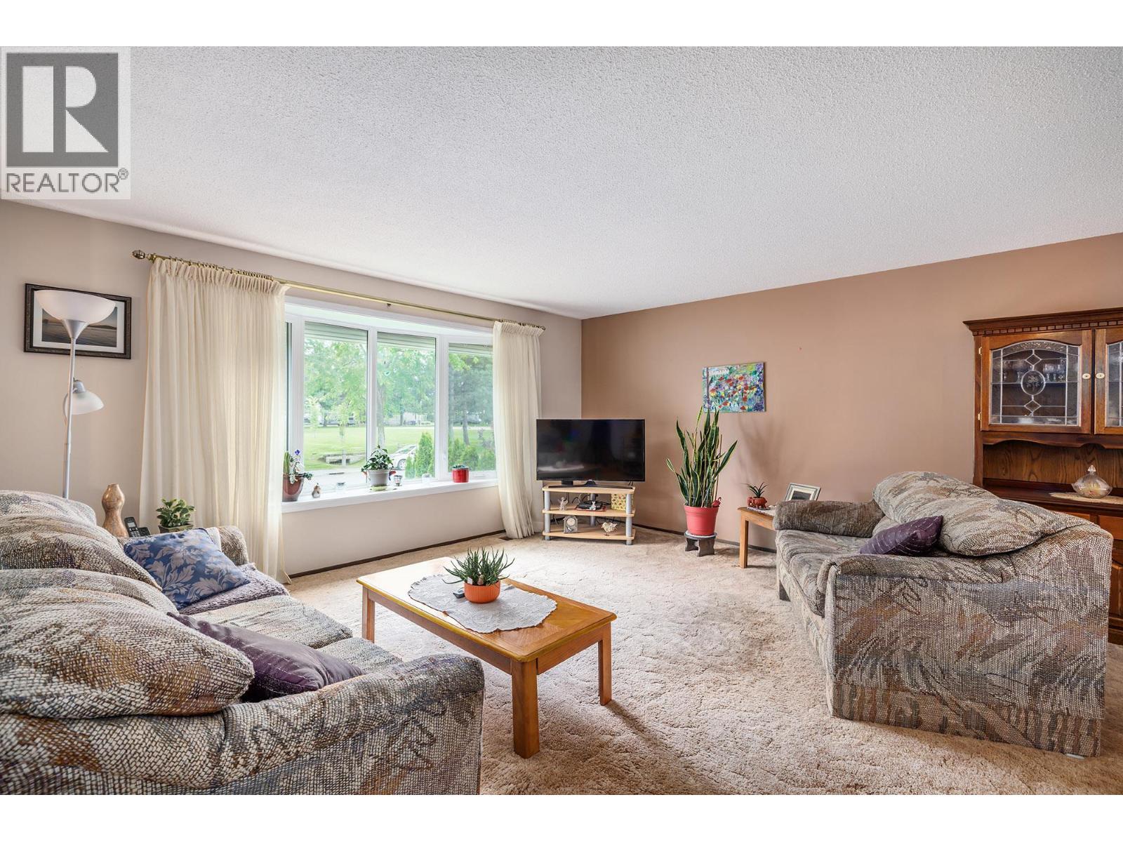  320 Sumac Road East, Kelowna