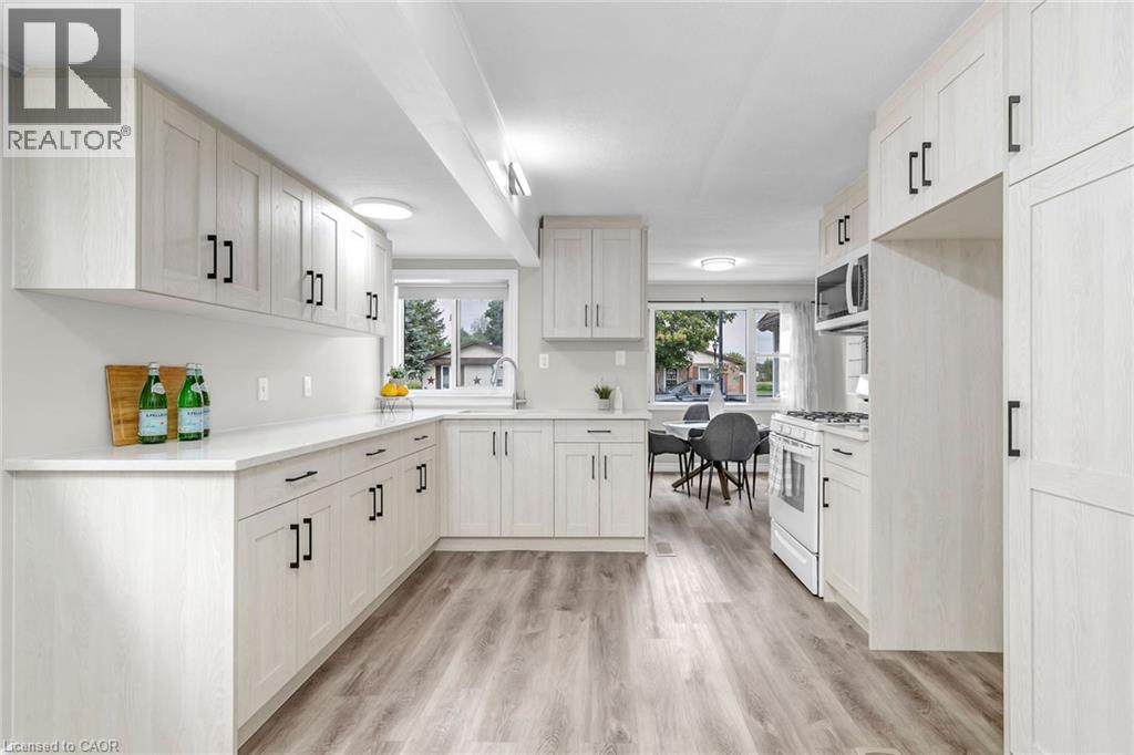 17 FAIRVIEW Crescent - 14