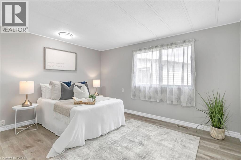 17 FAIRVIEW Crescent - 16