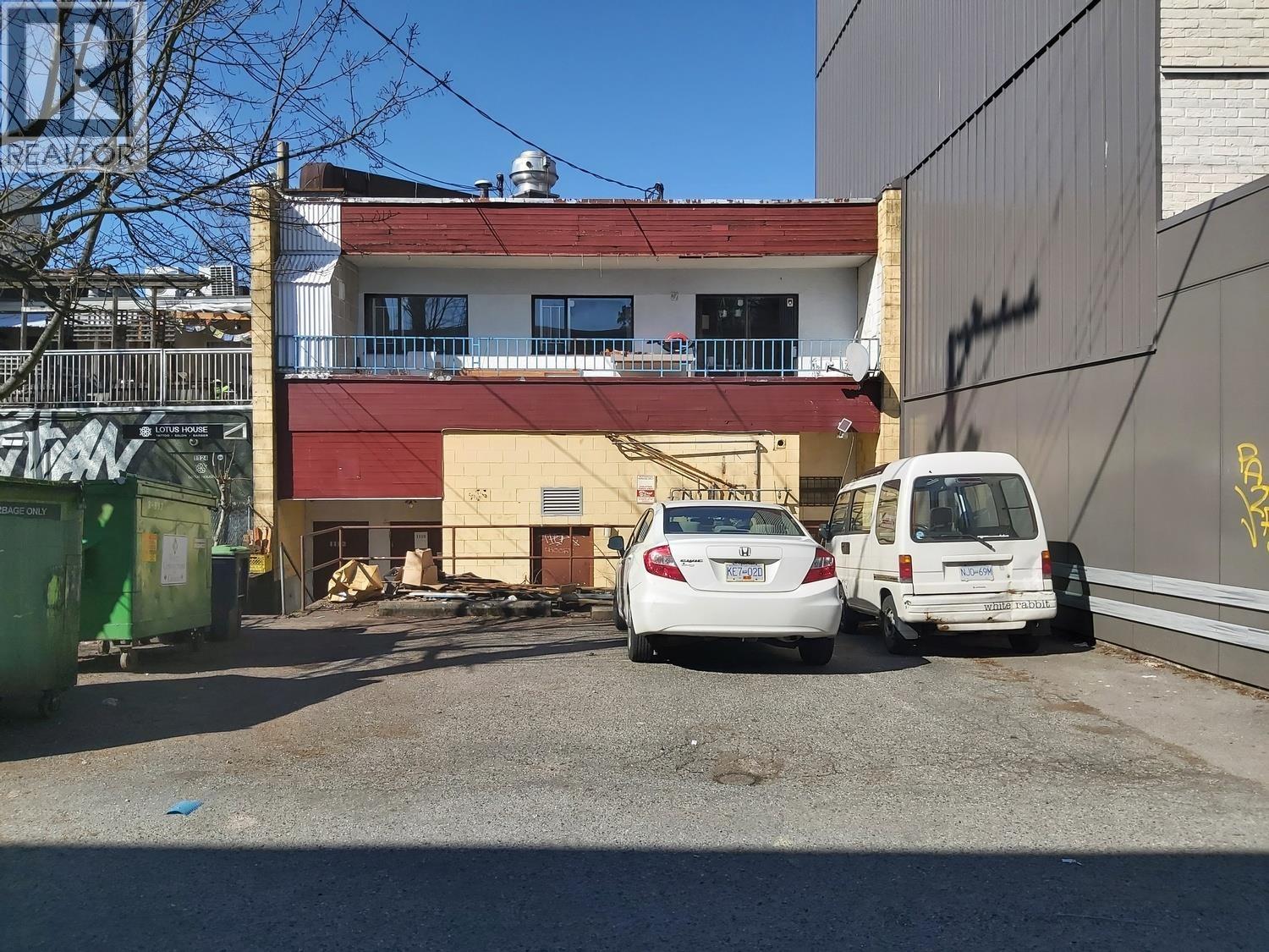 1108 COMMERCIAL DRIVE, Vancouver — photo 2
