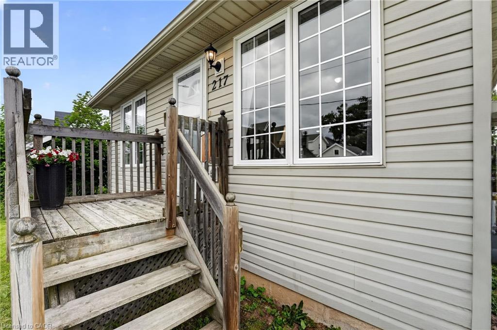 2-bedroom home for sale at 217 PINE Street, Dunnville ON · photo 4 of 45