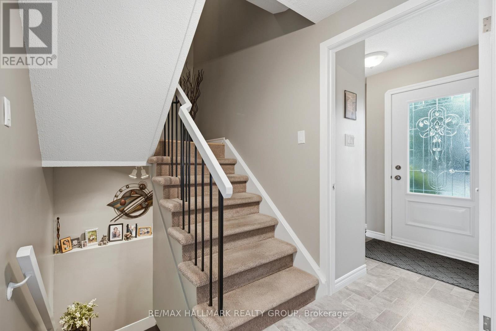 3 Bed, 3 Bath House for Sale in Ottawa – 8052 JEANNE D’ARC BOULEVARD, Ottawa – MLS# X13469634 - Image 16