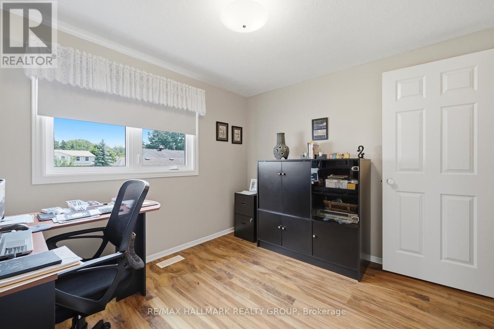 3 Bed, 3 Bath House for Sale in Ottawa – 8052 JEANNE D’ARC BOULEVARD, Ottawa – MLS# X13469634 - Image 25