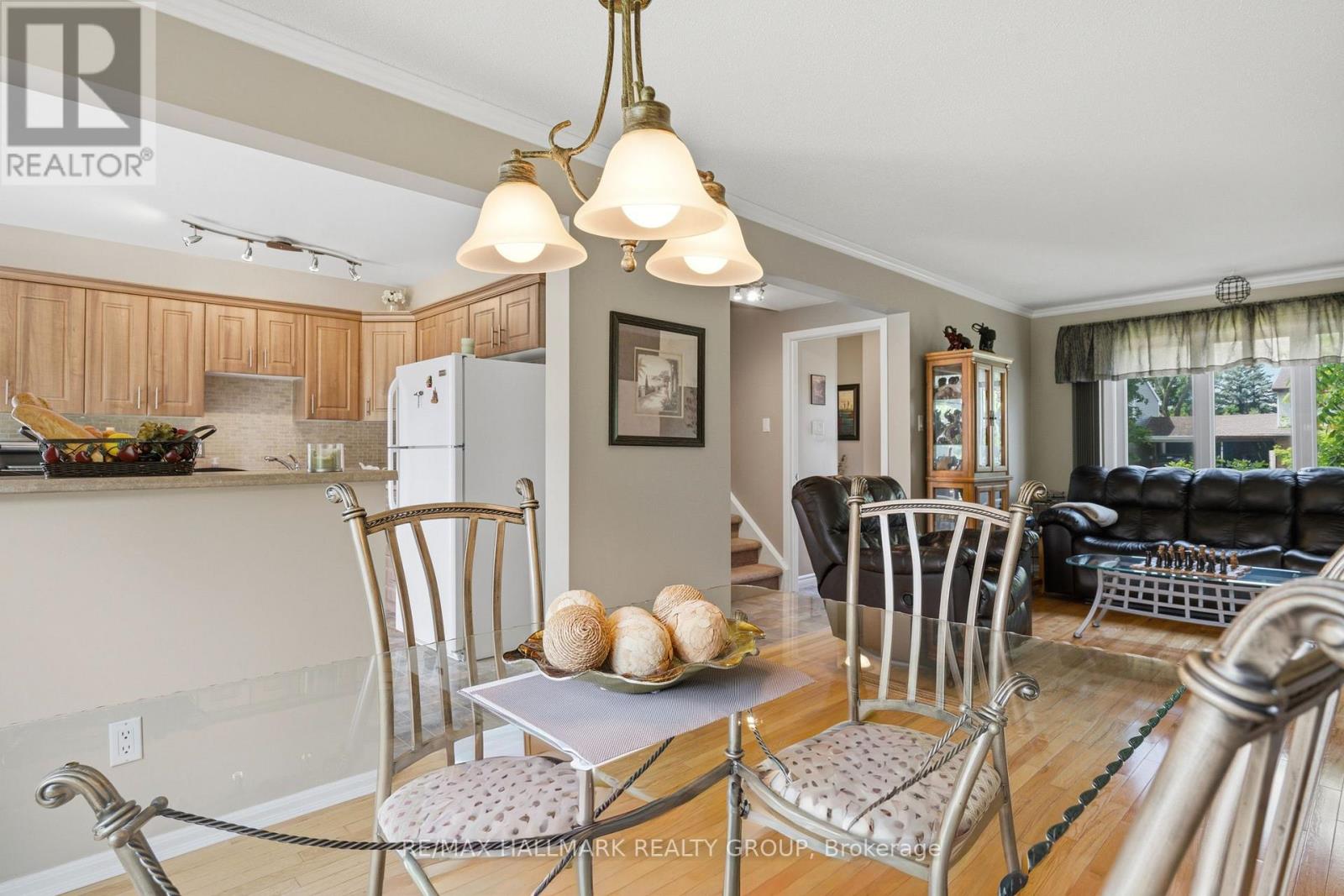3 Bed, 3 Bath House for Sale in Ottawa – 8052 JEANNE D’ARC BOULEVARD, Ottawa – MLS# X13469634 - Image 8