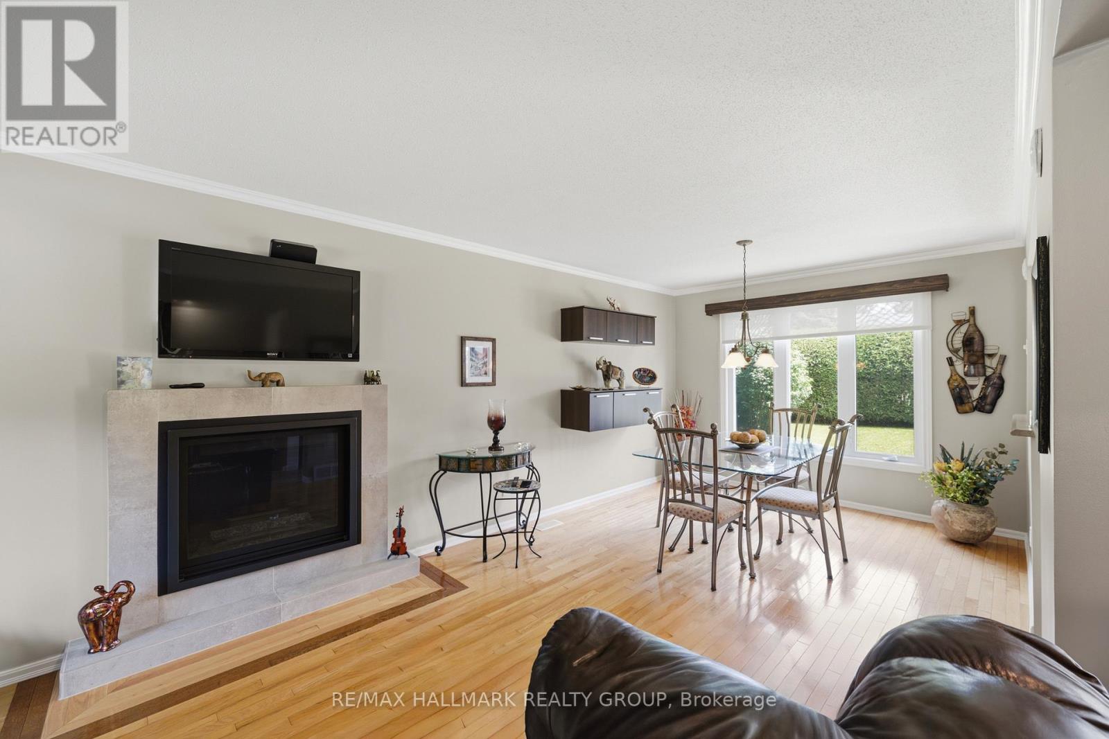3 Bed, 3 Bath House for Sale in Ottawa – 8052 JEANNE D’ARC BOULEVARD, Ottawa – MLS# X13469634 - Image 9