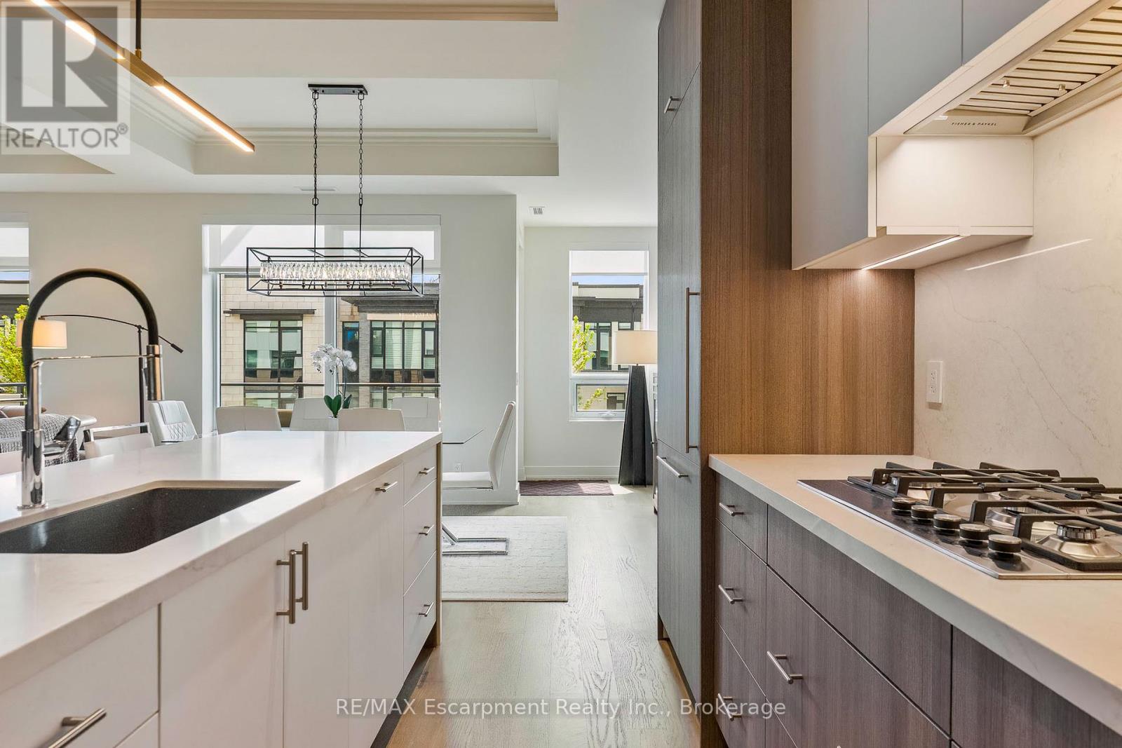 #303 123 MAURICE DRIVE - 14