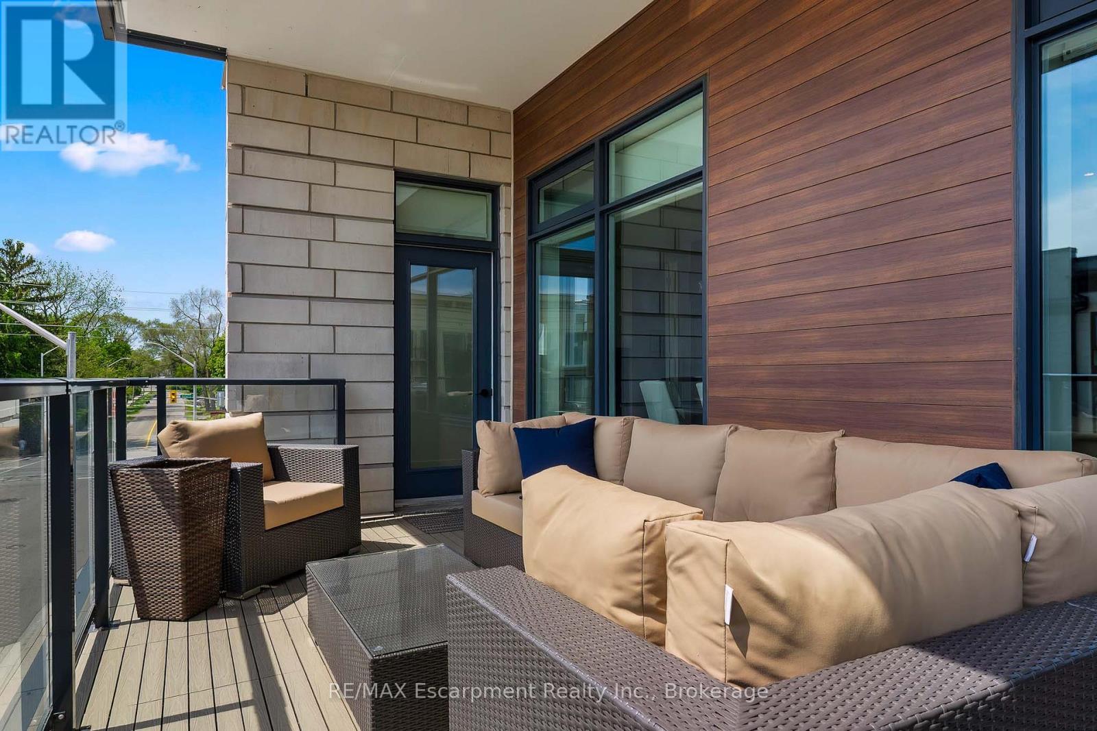 #303 123 MAURICE DRIVE - 35