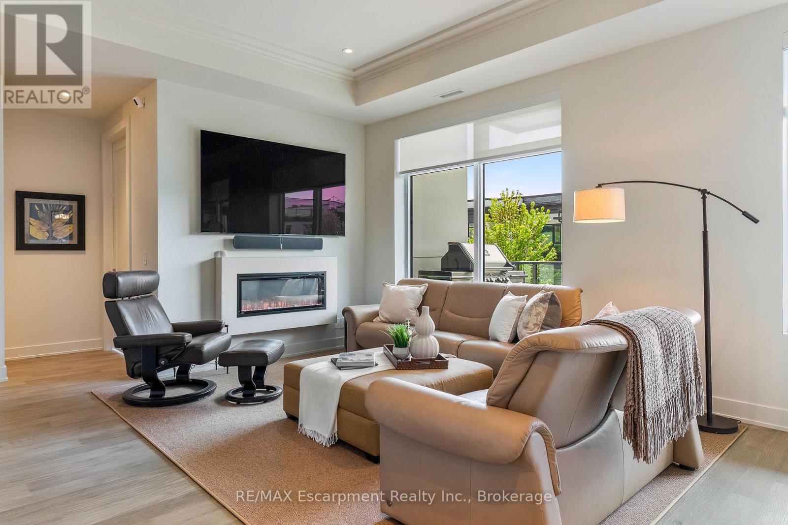 #303 123 MAURICE DRIVE - 6