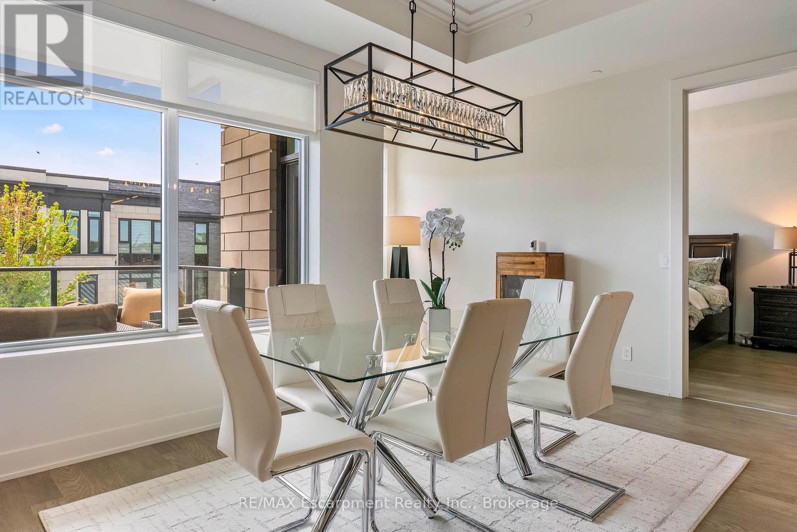 #303 123 MAURICE DRIVE - 7