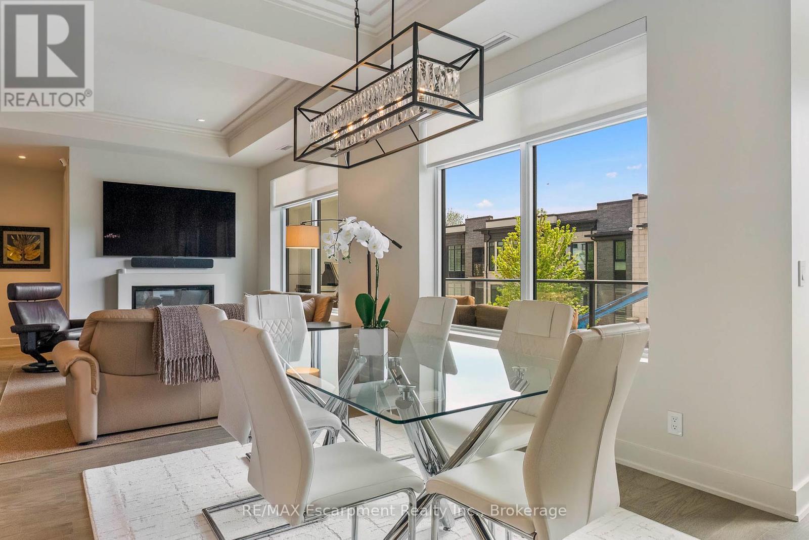 #303 123 MAURICE DRIVE - 8