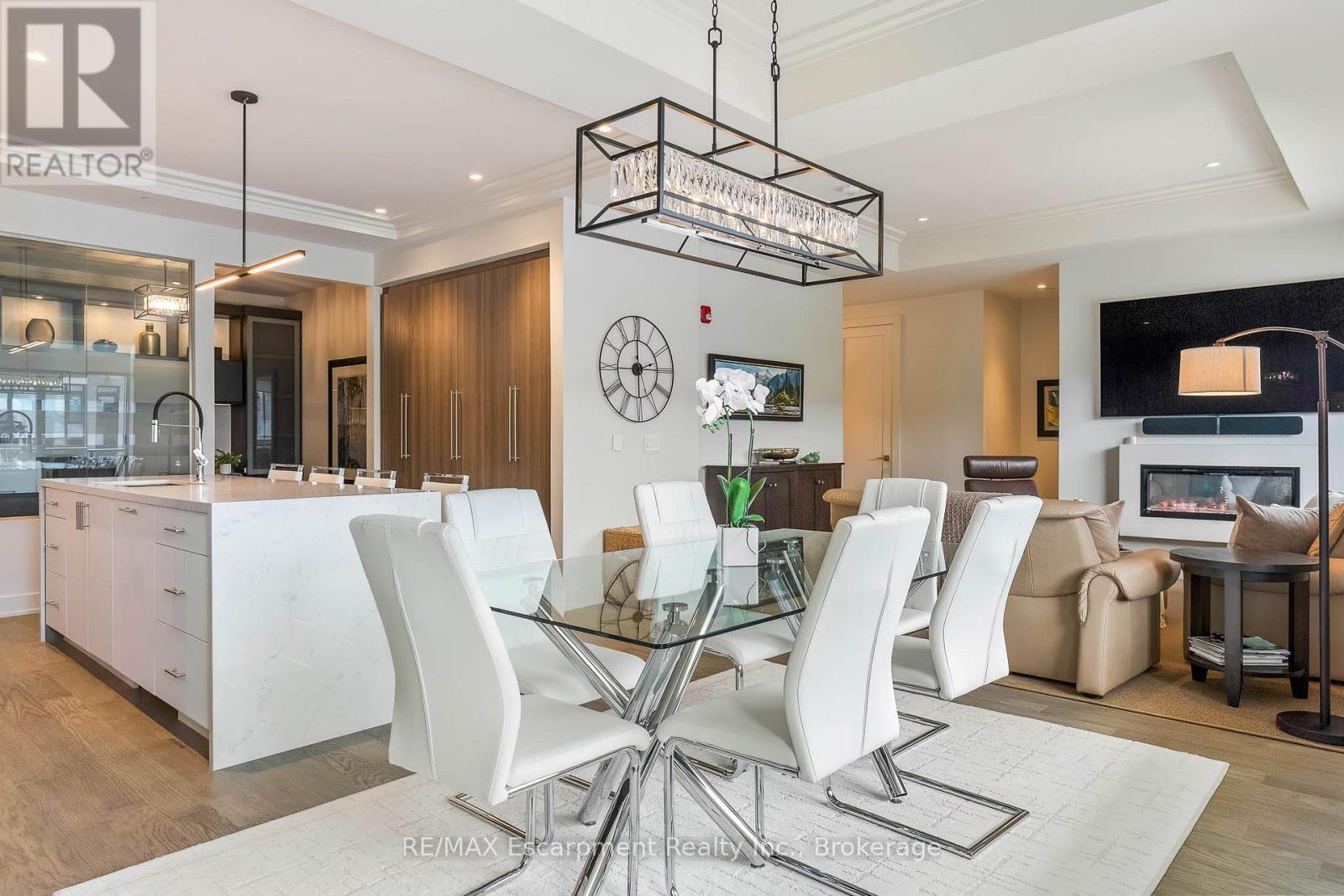 #303 123 MAURICE DRIVE - 9