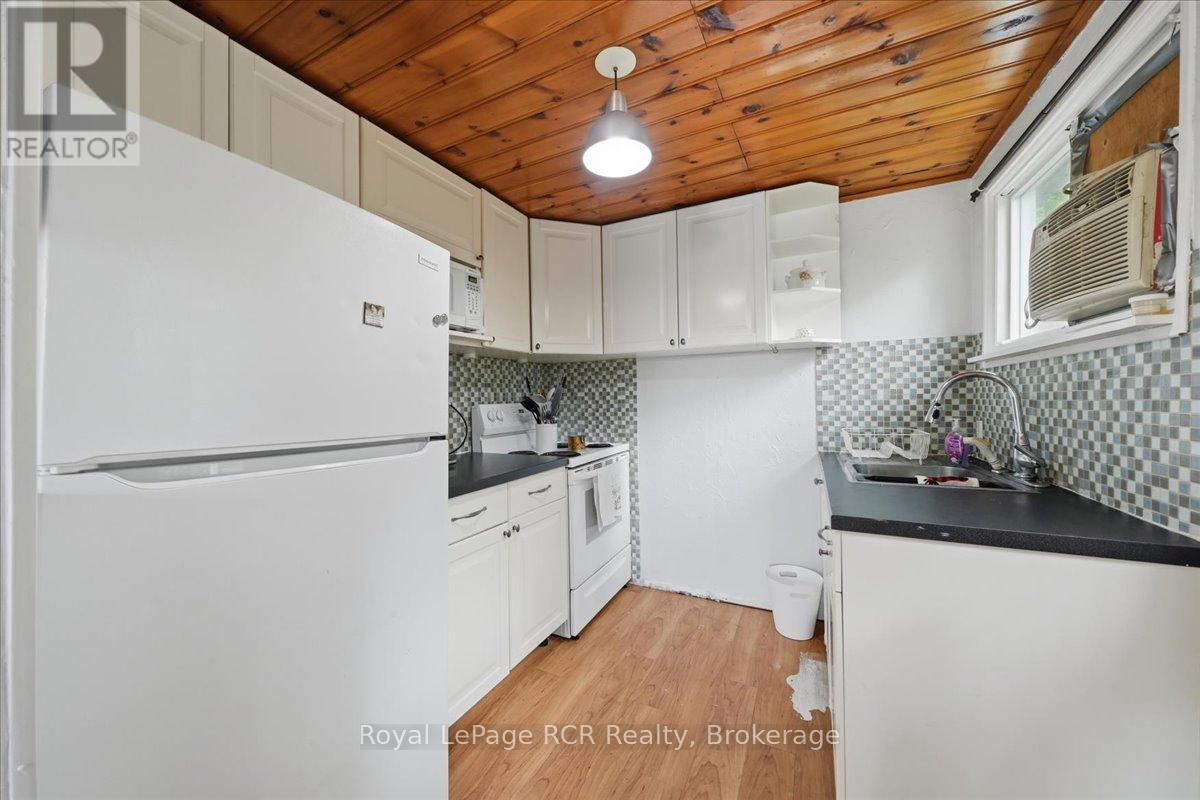45 ANDREW DRIVE - 11