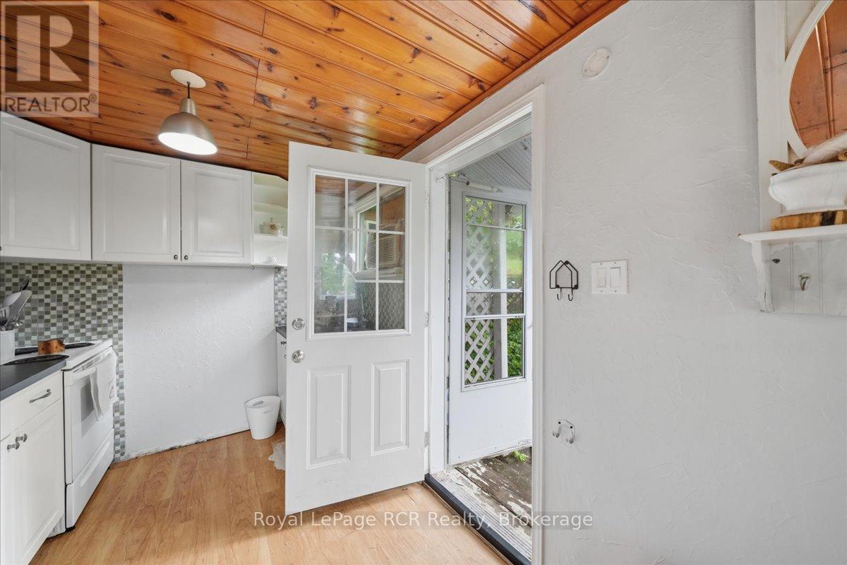 45 ANDREW DRIVE - 13