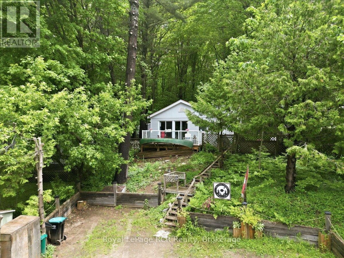 45 ANDREW DRIVE - 3