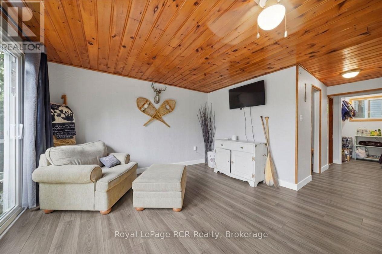 45 ANDREW DRIVE - 8
