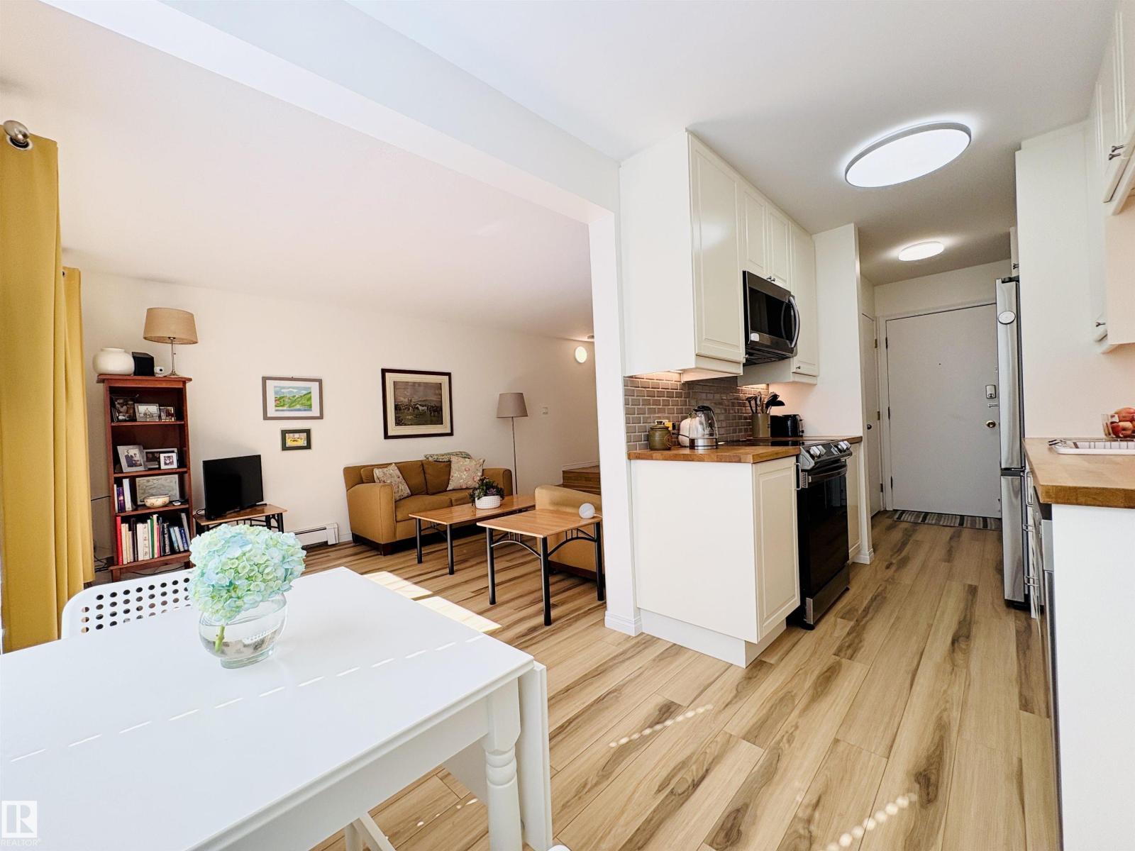 #3 10324 119 ST NW - 11