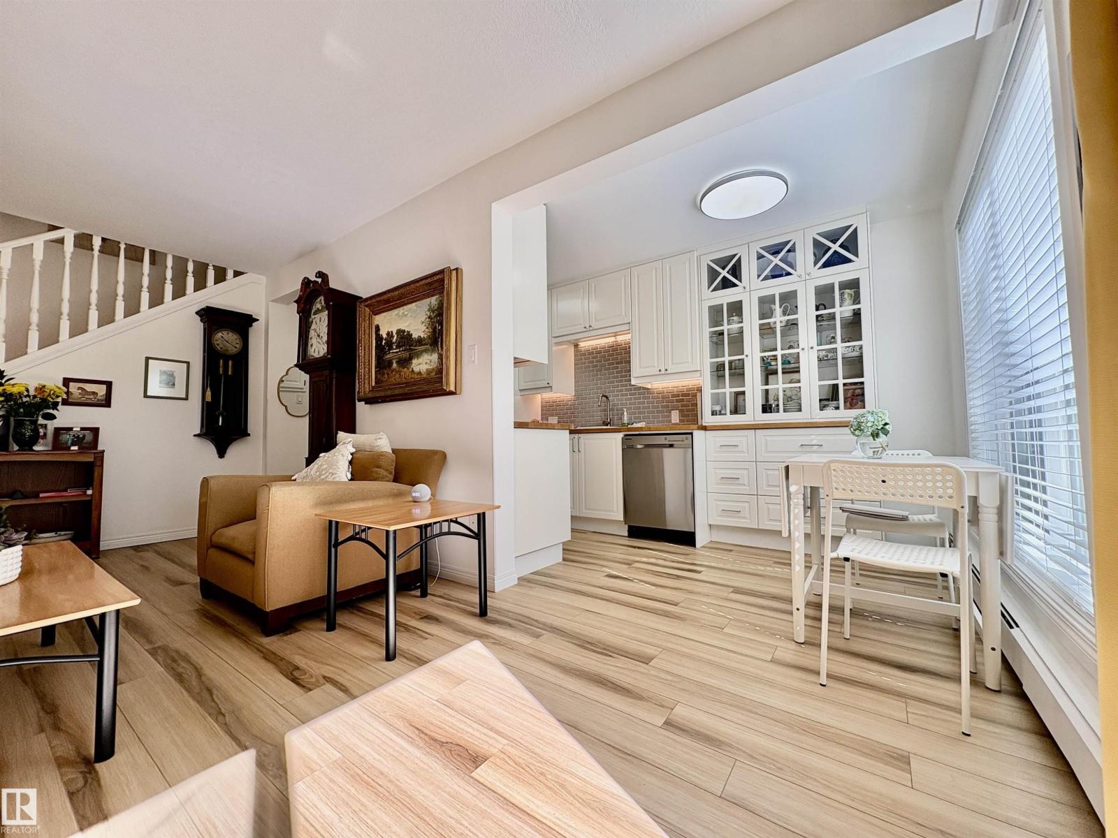#3 10324 119 ST NW - 12