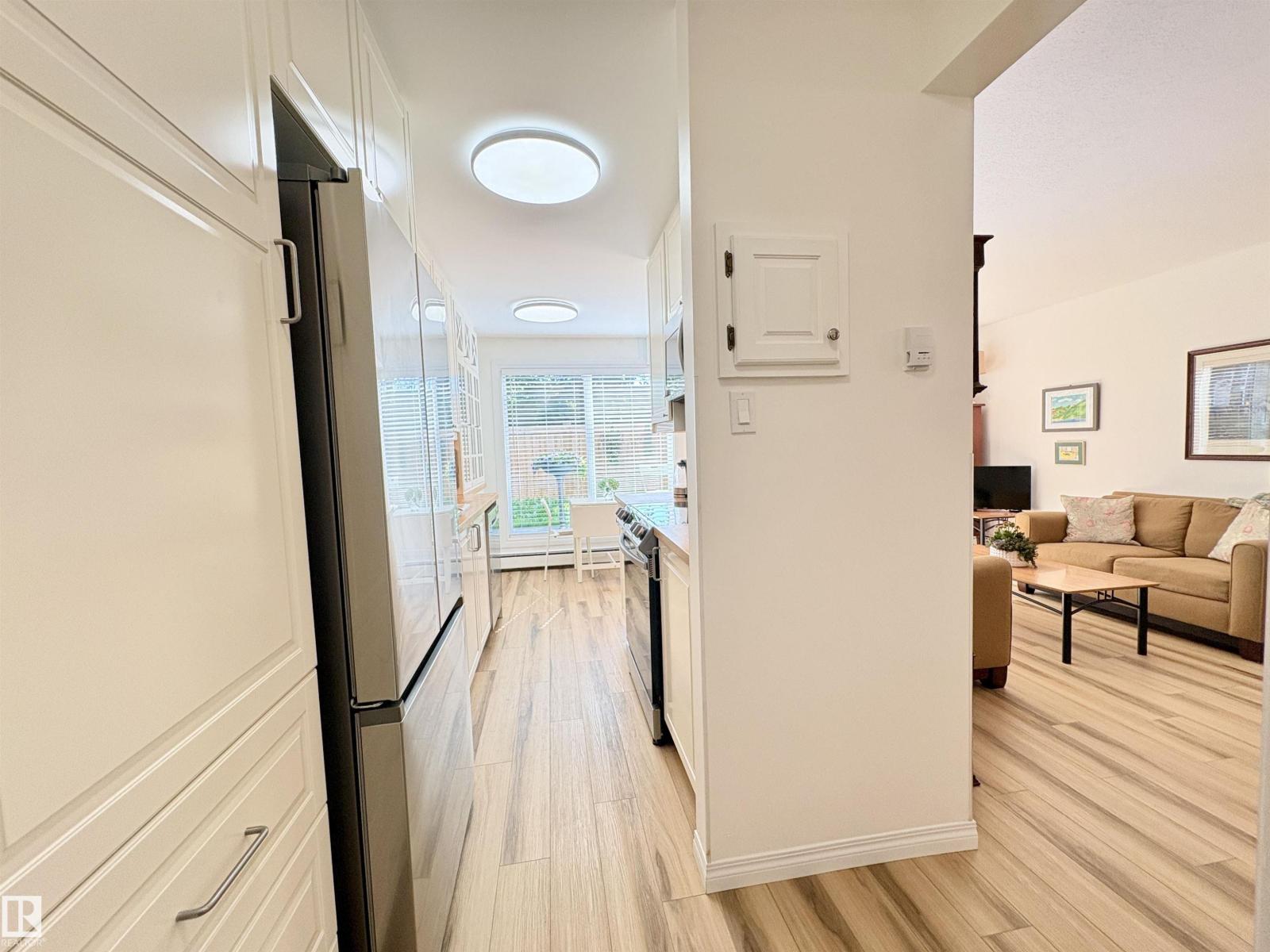 #3 10324 119 ST NW - 7