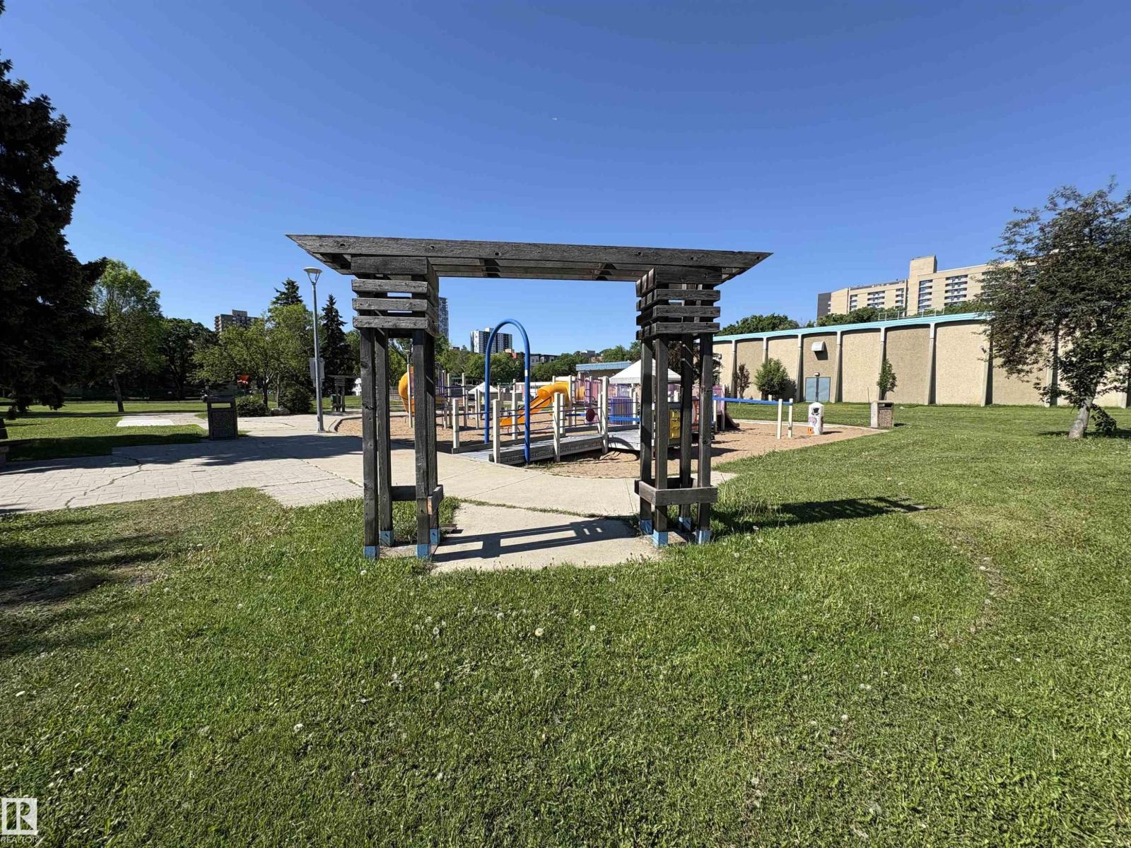 #3 10324 119 ST NW - 31