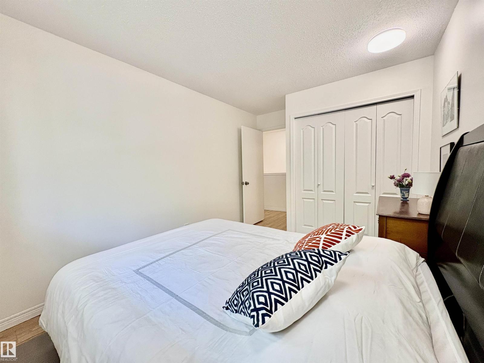 #3 10324 119 ST NW - 23