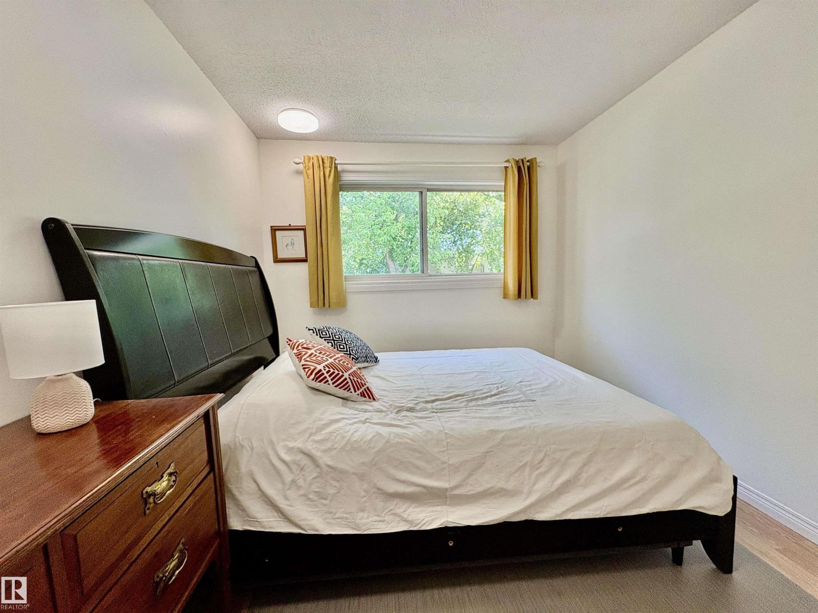 #3 10324 119 ST NW - 22