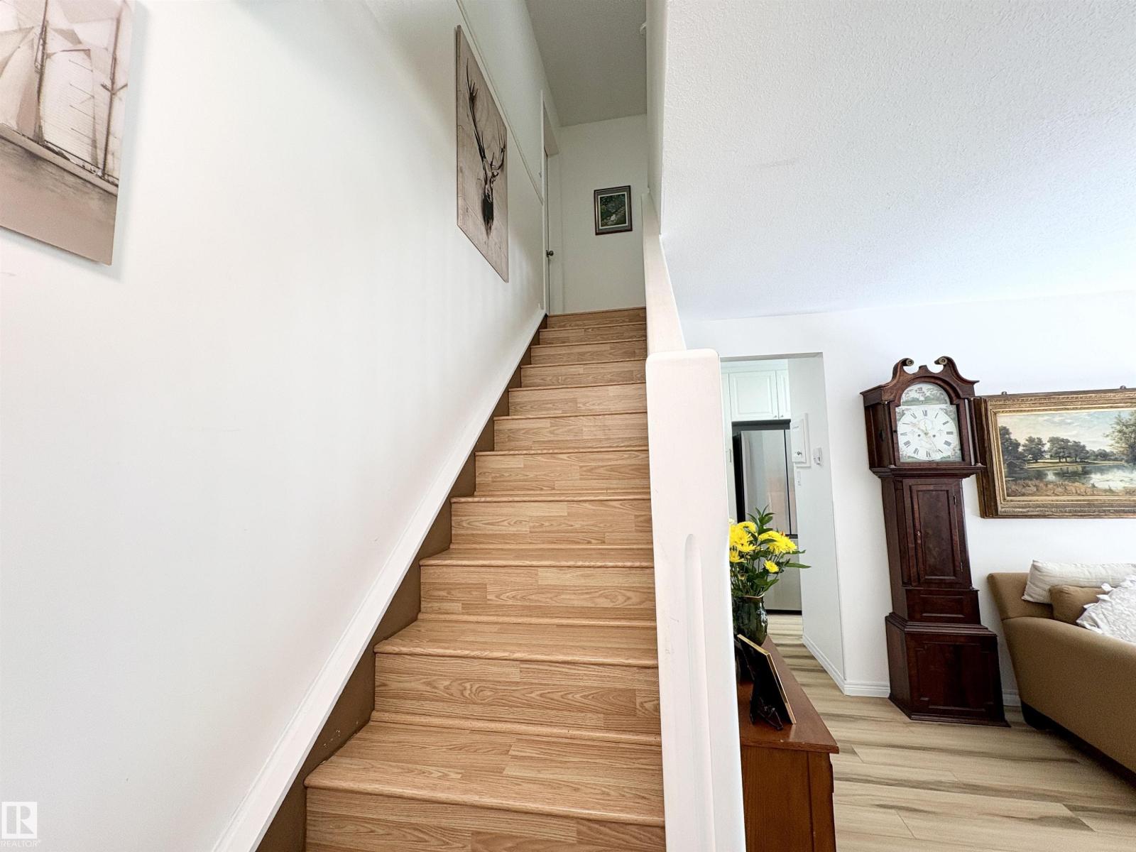 #3 10324 119 ST NW - 19