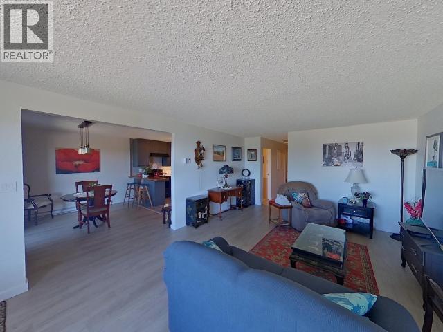 #6 4420 QUEBEC AVE - 9