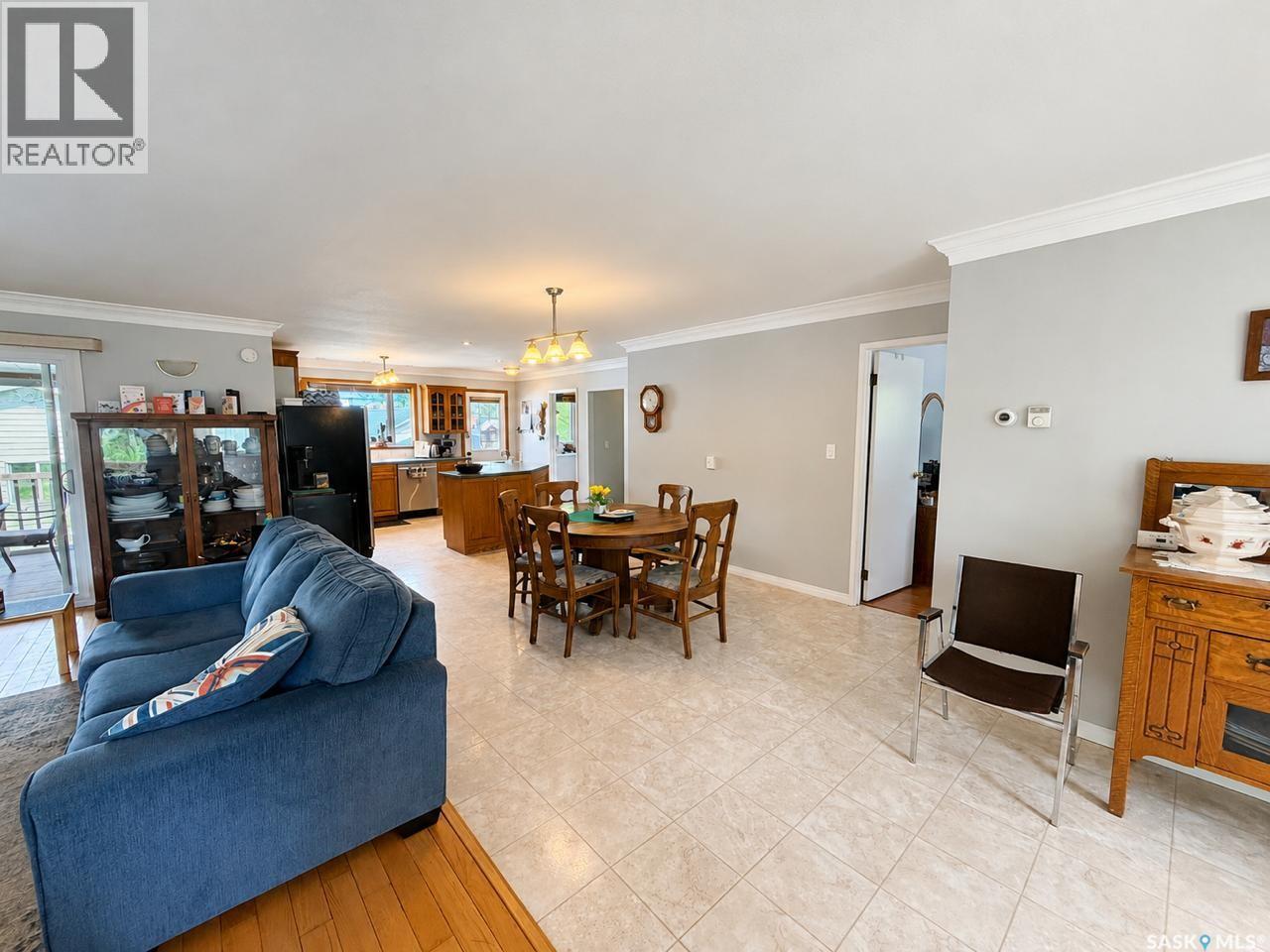 465 2nd STREET E - photo 4