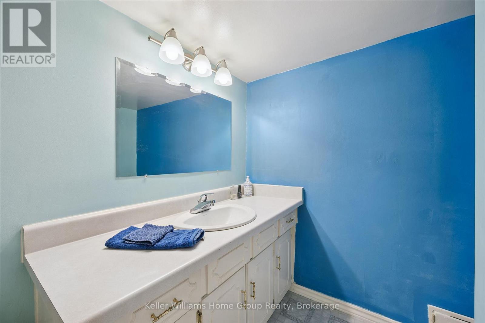 27 OMAR STREET - 31